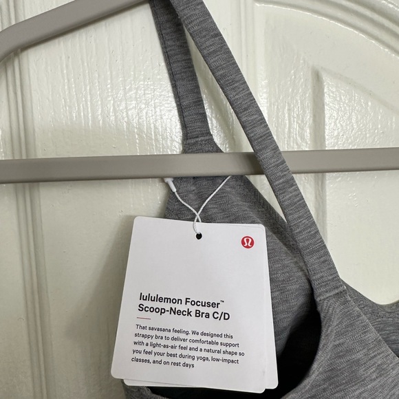Lululemon Focuser Scoop-Neck C/D Sports Bra - Picture 3 of 5